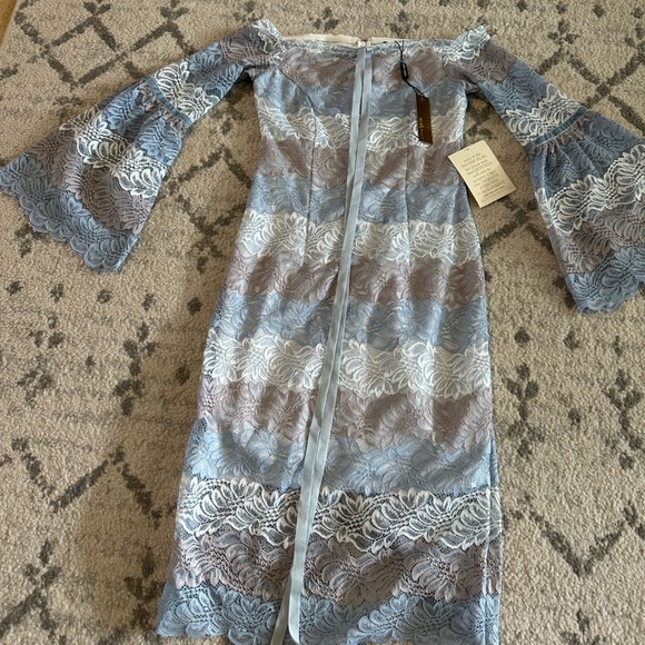Alexia Admor Blue and White Long Sleeve Dress - Picture 1 of 16